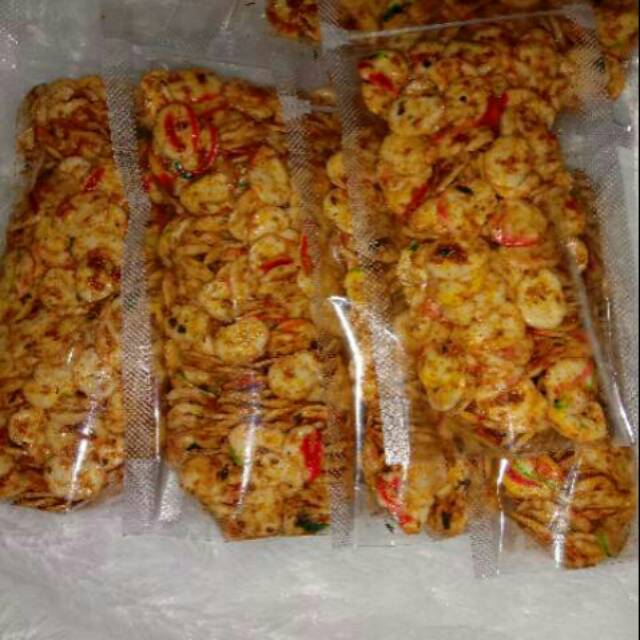 

Kerupuk seblak ngeces