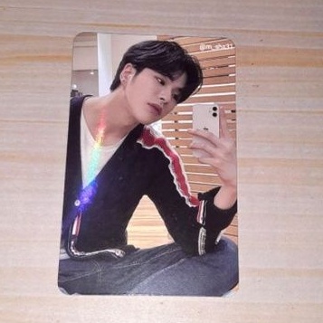 Treasure jaehyuk mirror booth trace