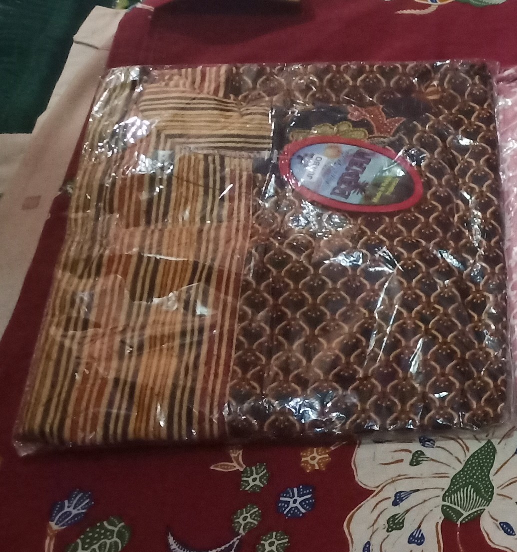 Tunik Danika Atasan Batik Wanita Kerja Modern Kasual Elegan.