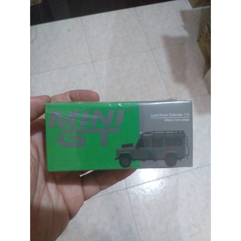 MINI GT 237 LAND ROVER DEFENDER MILITARY CAMOUFLAGE (BOX TIDAK MULUS)