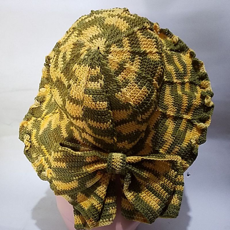 topi rajut lebar pita