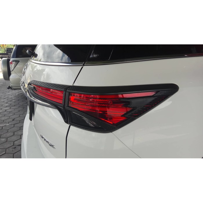 Garnish belakang All New Fortuner 2016 blacktivo