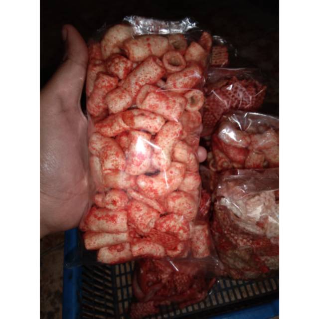 

Cemilan Now _krupuk makaroni pedas