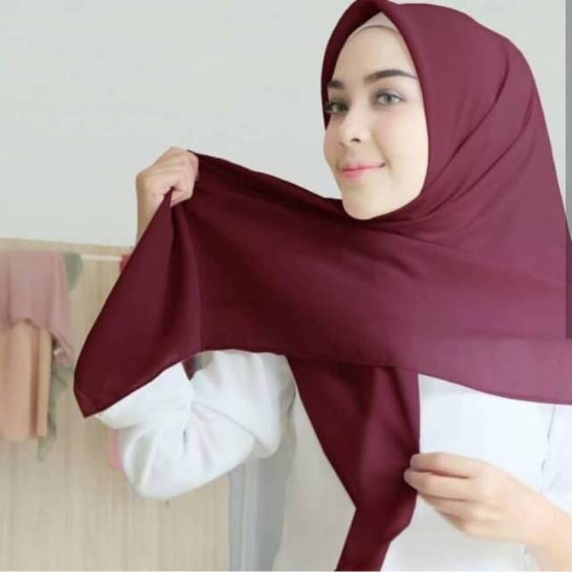 BELLA SQUARE Hijab Segiempat Warna Part1 Jilbab Pollycotton Premium [COD] [Go-Send]-MAROON