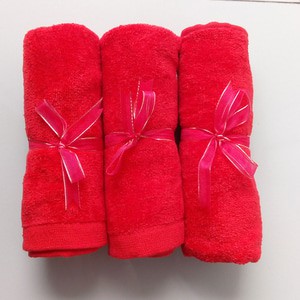 Handuk Kecil/Handuk Souvenir Teapai Merah Polos