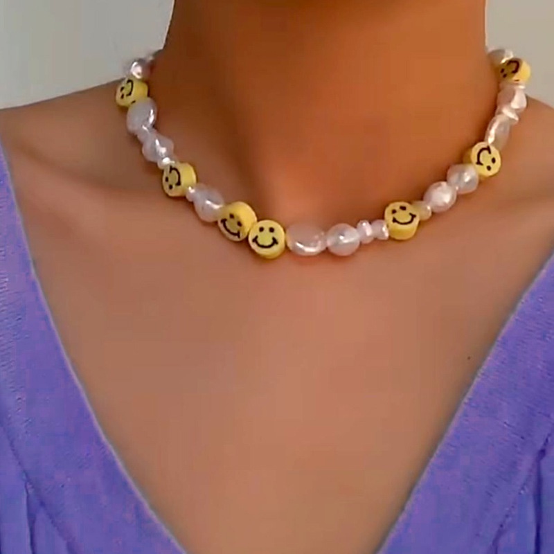 Ins wanita special interest desain tanah liat polimer Smiley kalung mutiara Eropa dan Amerika kalung