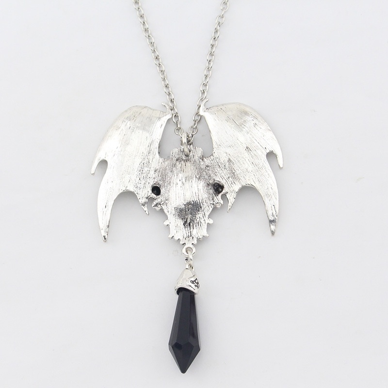 Kalung Liontin Kelelawar Bahan Stainless Steel Aksen Kristal Permata Gaya Vintage Punk Gothic Untuk Wanita