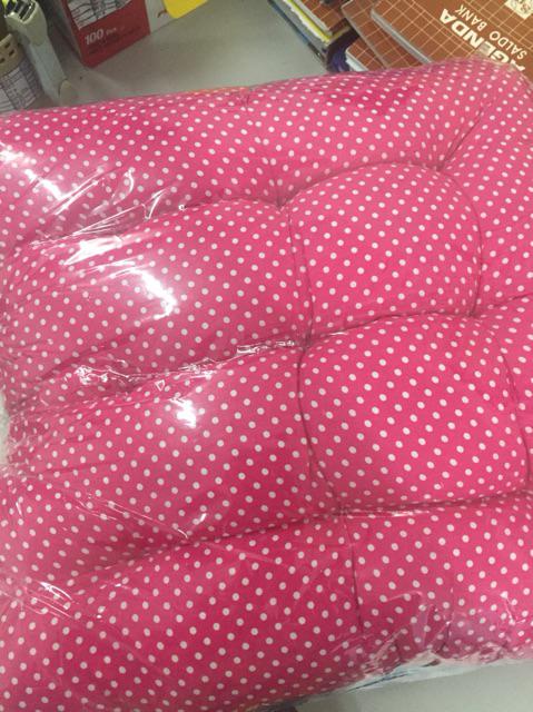 Bantal Duduk / Bantal Katun Polkadot / Bantal Silikon / Bantal Murah