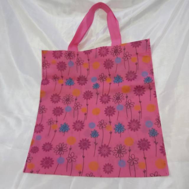 

Goodie Bag Tote Bag Wanita Kantong Souvenir Motif Warna Pink