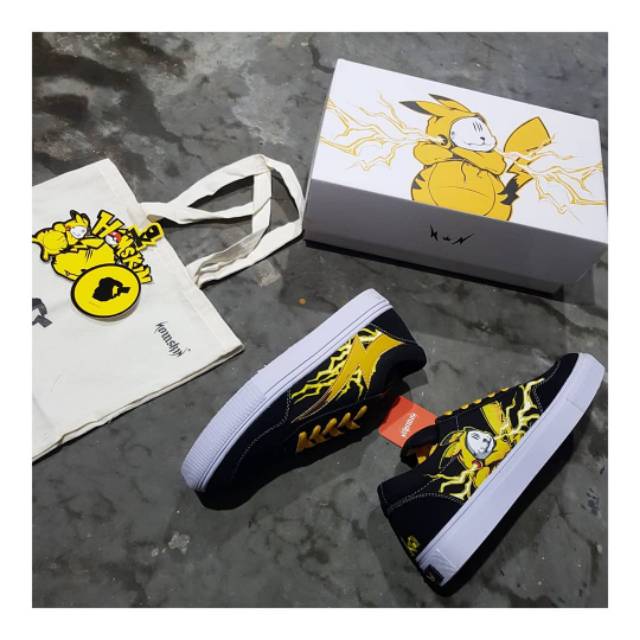 Sepatu sneakers pria Homskin X Pikachu