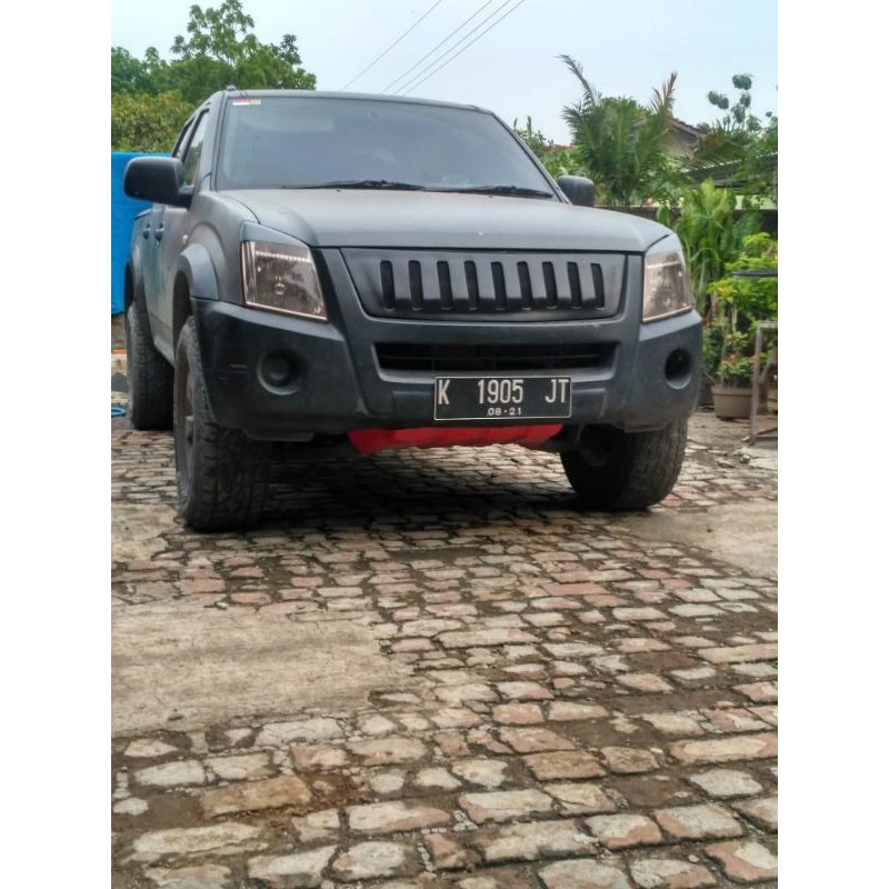 gril hamer DMax 2007-2012