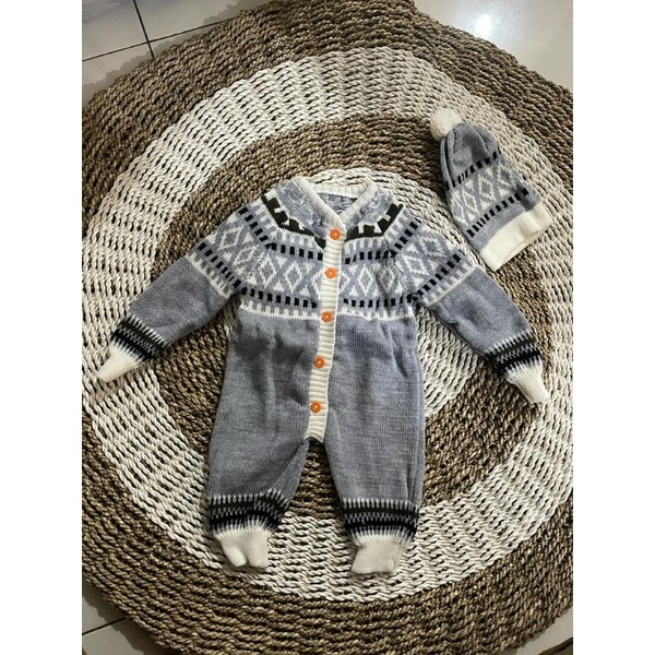 Jumper rajut kupluk jumpsuit bayi