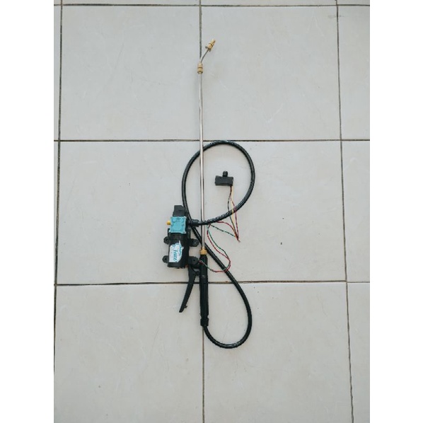 SPRAYER SEMPROT TANGKI ELEKTRIK DINAMO HIU KRAN SELANG STIK NOZEL POTENSIO HIU