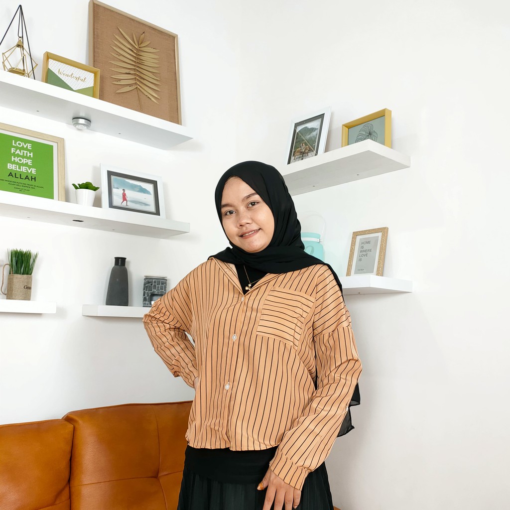 Atasan Pakaian Baju Wanita Motif Garis KEMEJA NIKITA