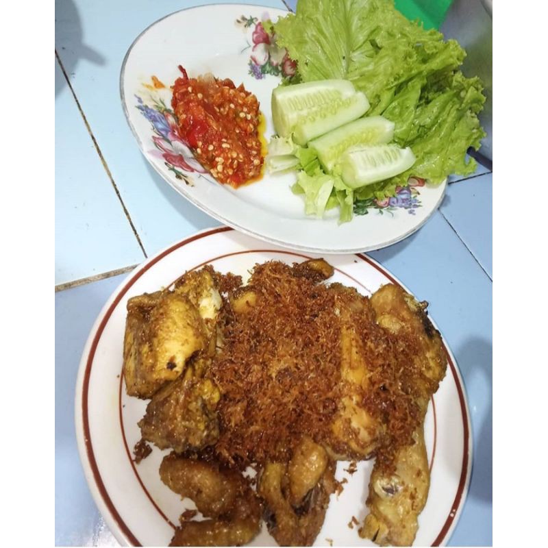 

Ayam Goreng Kuning/Ayam Goreng Serundeng