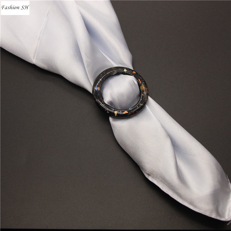 Simple and beautiful multifunctional sewing-free silk scarf buckle