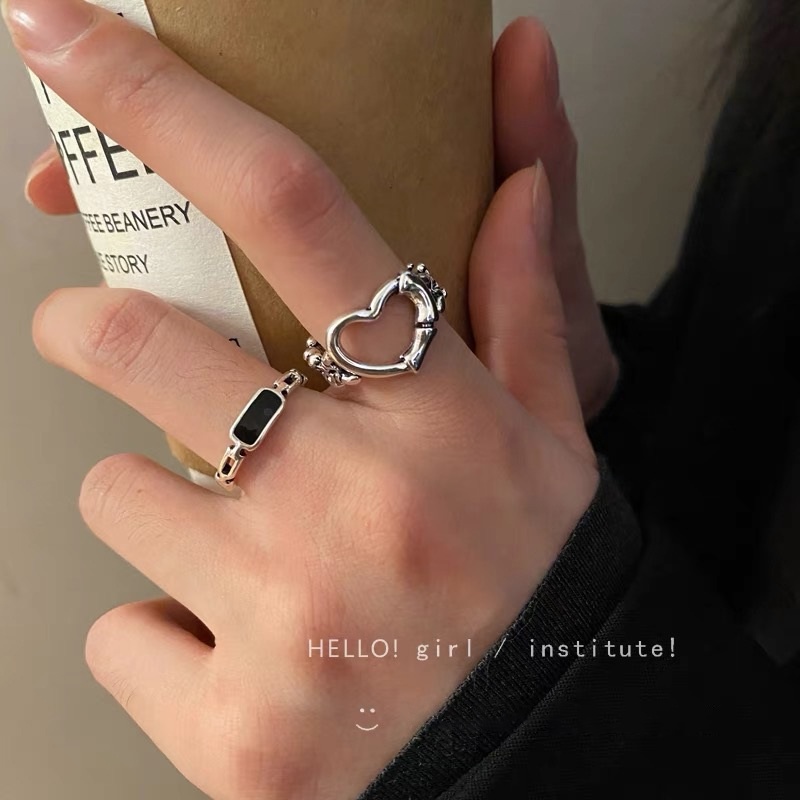 YEEZII 2pcs / Set Cincin Bentuk Hati Warna Silver Gaya Retro Untuk Wanita