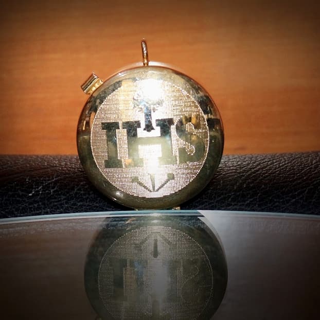 Piksis Lapis Emas 5cm