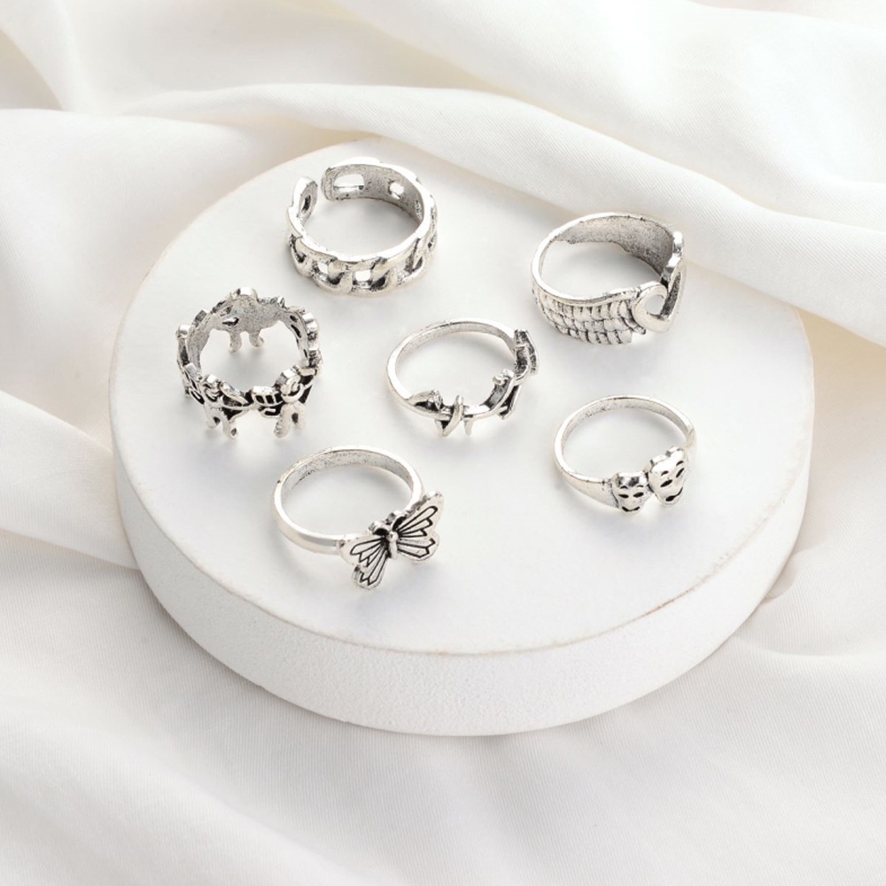 YEEZII 5pcs / Set Cincin Model Terbuka Adjustable Desain Hati Butterfly Hollow Out Warna Silver Gaya Retro Untuk Wanita