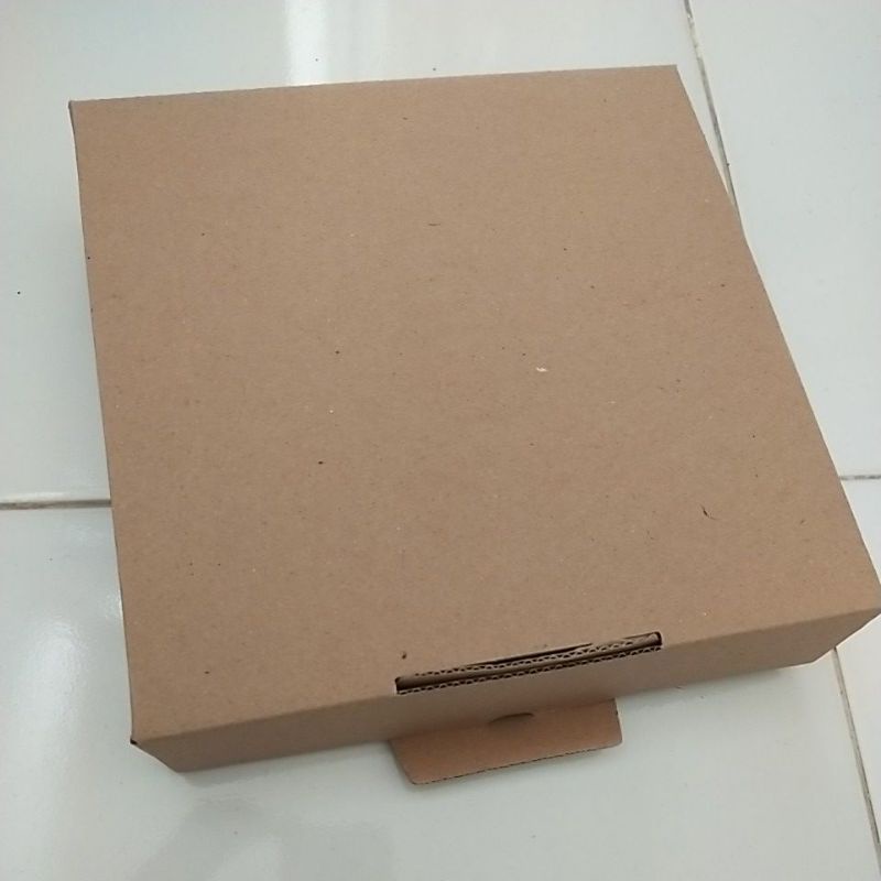 

tambahan Box Kardus khusus Topi
