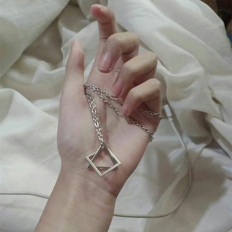 Kalung Liontin Bentuk Segitiga Geometris Bahan Titanium Steel Gaya Hip Hop Untuk Unisex -PD
