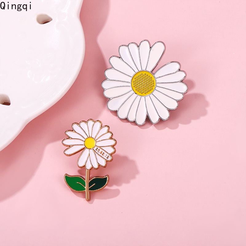 Bros Pin Enamel Bentuk Bunga Matahari Warna Putih Untuk Hadiah