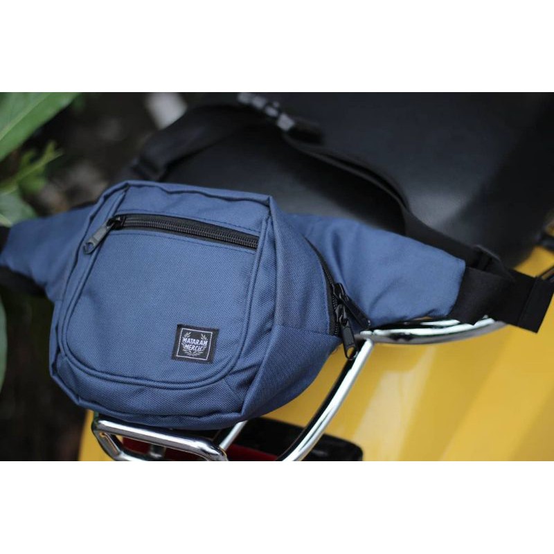Mataram Merch29 Tas Pinggang Biru Dongker Logo MM #2 (Waistbag Logo MM)