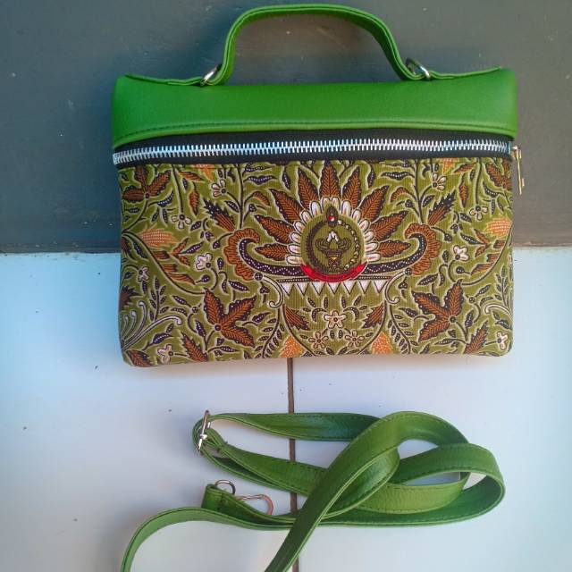 Tas pouch persit batik