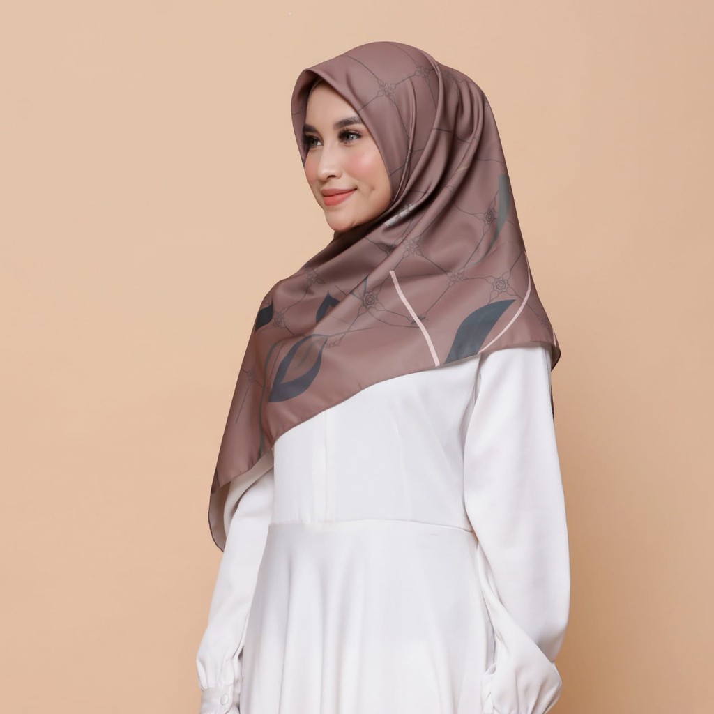 KERUDUNG SEGI EMPAT PRINTING MOTIF JILBAB SEGIEMPAT HIJAB SEGIEMPAT SCARF AGUSTIN