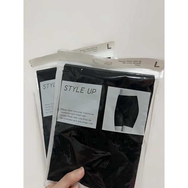 UNIQLO BODY SHAPER AIRISM HALF SHORTS Smooth Non Lined Size L NEW / celana korset SEAMLESS wanita hi