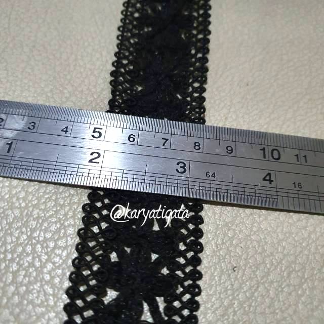 Renda Silang Laba Laba Lebar 3 cm - Hitam (Panjang 17 Yard)