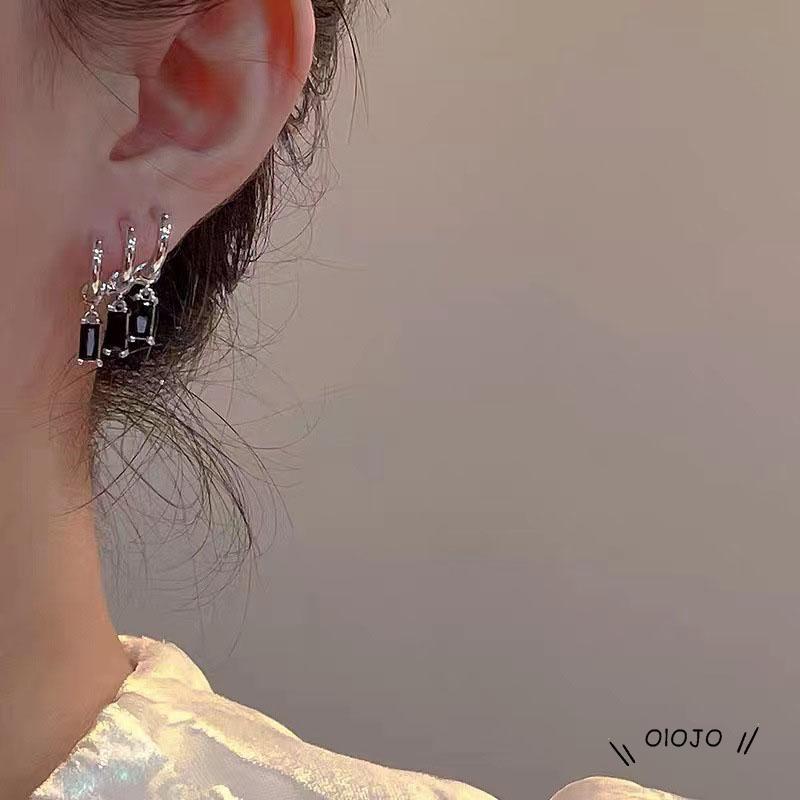 Anting Stud Zircon Gelap Desain Niche Untuk Wanita ol2