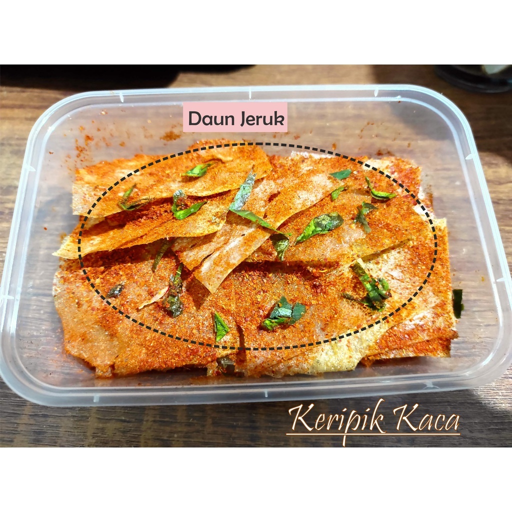 (PROMO)MAKANAN RINGAN ENAK MURAH CAMILAN PEDAS DAUN JERUK KERIPIK KACA KRIPCA KEMASAN BOX 100GRAM