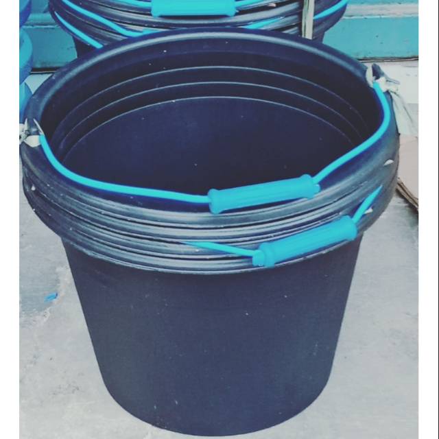 Ember cor 18 plastik hitam bak baskom timba tempat air Ember cor 18 plastik hitam bak baskom timba tempat air
