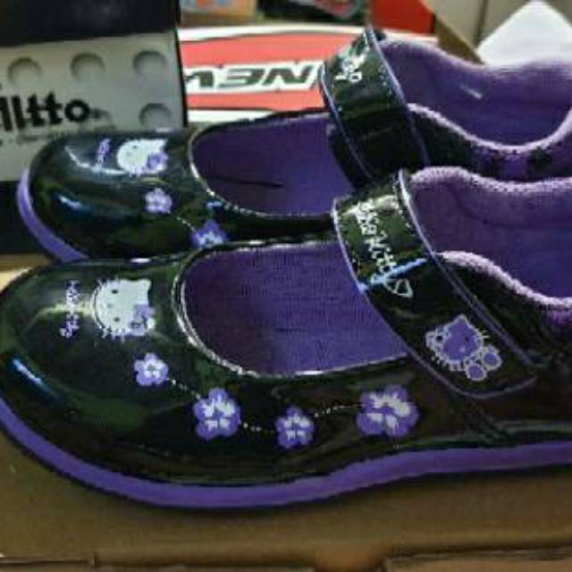 Sepatu anak TK cewek