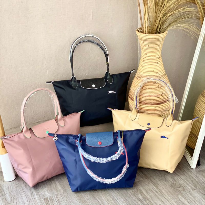 TAS TOTEBAG WANITA LACOSTE