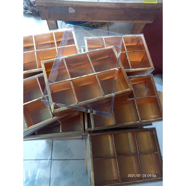 

box sekat 6 (5cm persekat dan tinggi 4 cm)