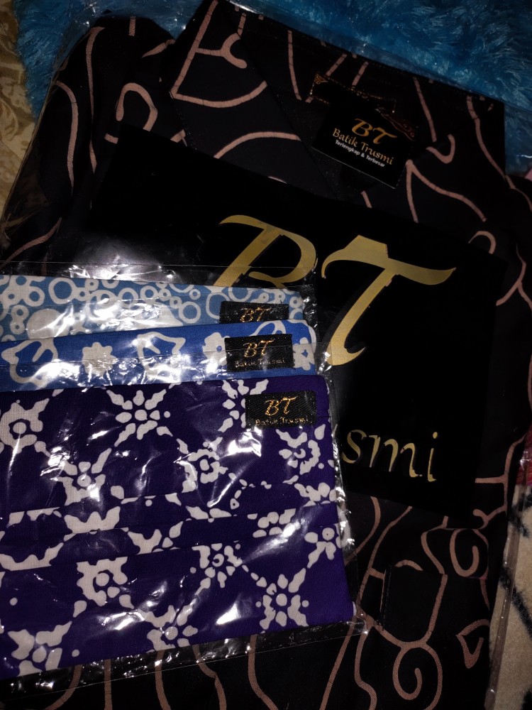 Batik Trusmi Kemeja Batik Tulis Pria Motif Mega Mendung Sogan