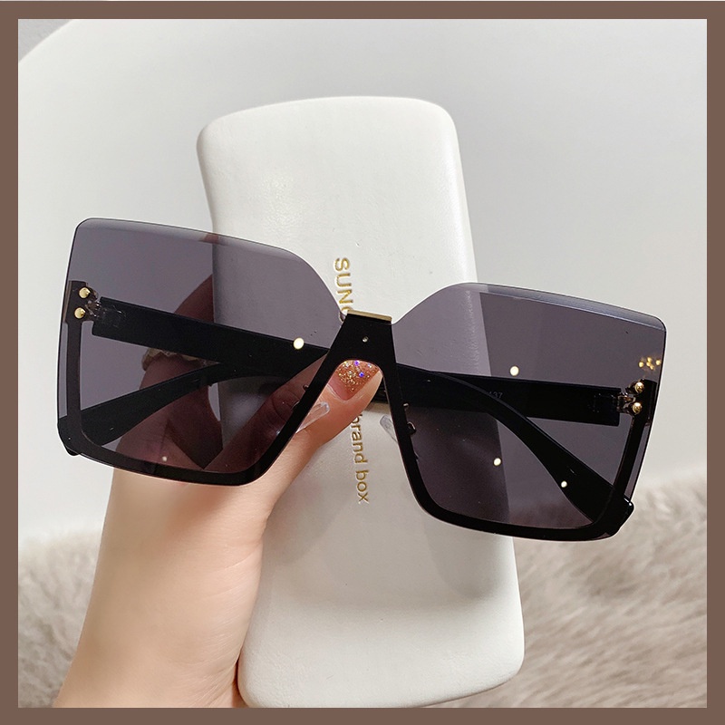 Kacamata Hitam Wanita Frame Setengah Oversize Bahan Metal Pelindung UV Untuk Pantai