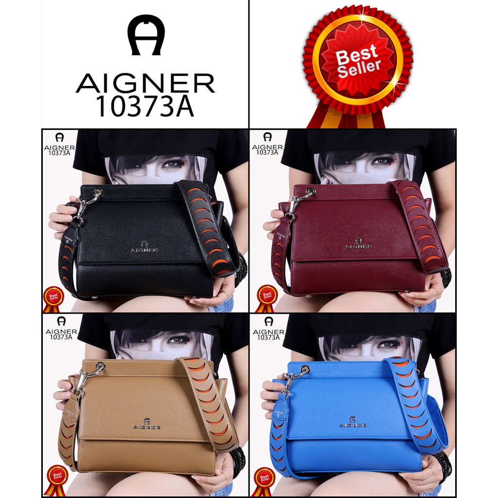 AIGNER The CAROL Shoulder Bag in S impresses 10373A C