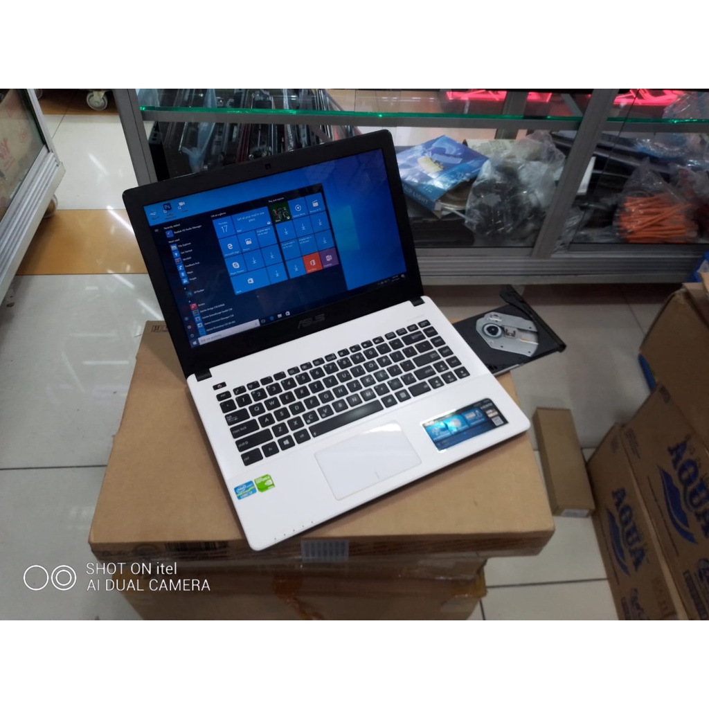 LAPTOP LEPTOP ASUS i3 HDD 500GB  VGA NVIDIA 2GB  GENERASI BARU WINDOWS10  SIAP PAKAI