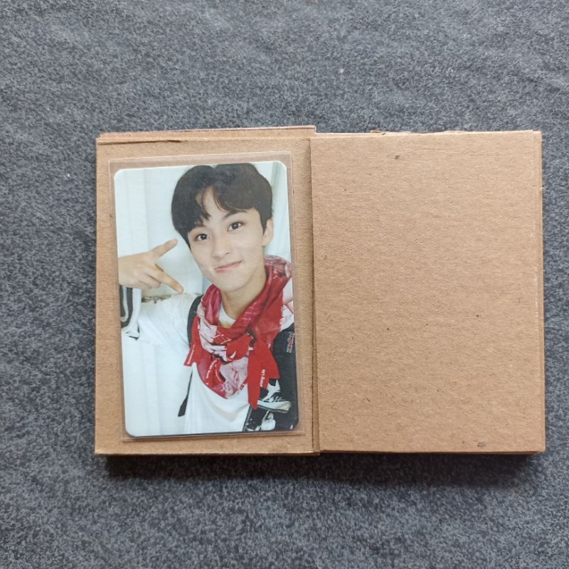 

(2 pcs) KARTON YELLOW BOARD PHOTOCARD 7X10 CM