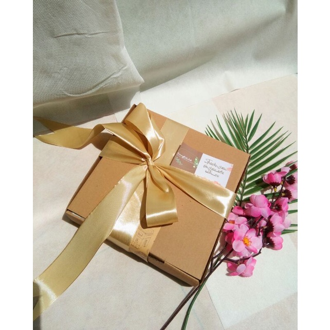 

[READY STOK DIKIRIM HARI INI] Hampers Snack/ Gift Box/ Hampers Jajan Murah / SNACK BOX MURAH