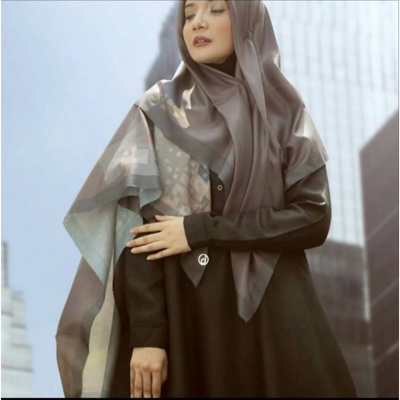 Urban in brown Deenay x Zaskia Sungkar