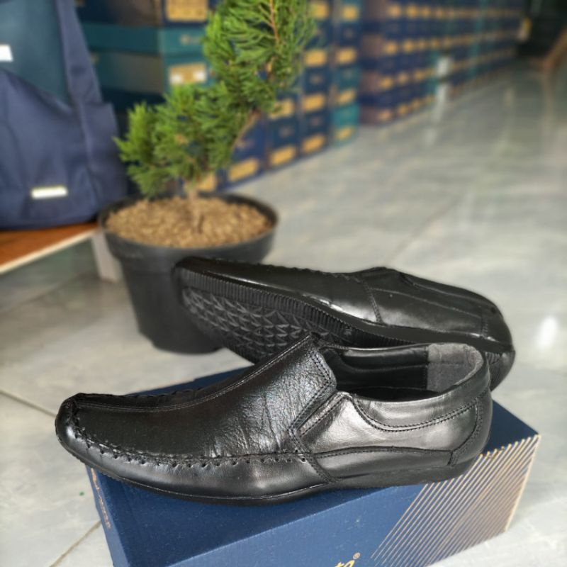 Lacosta Sepatu Pantofel Trepes Kulit Sapi Asli Tanpa Hak Original