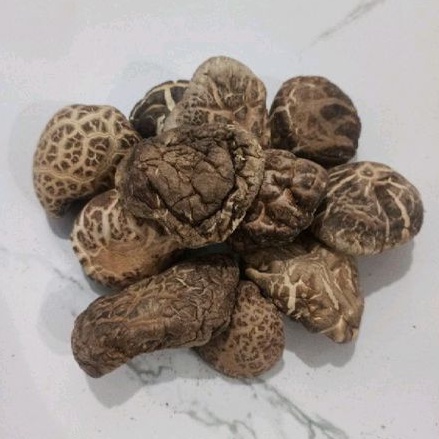 

Jamur Shitake Kering Medium Per 100g / Jamur Hioko Kering Besar 100g