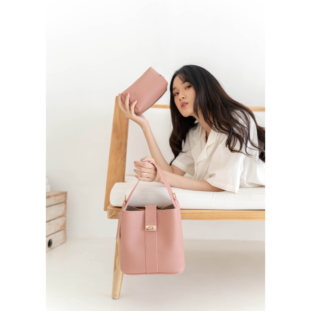 Nonataliashop - Swan Slingbag (Free 3 Huruf)