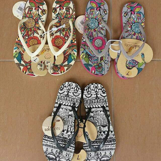 sakroots flip flops