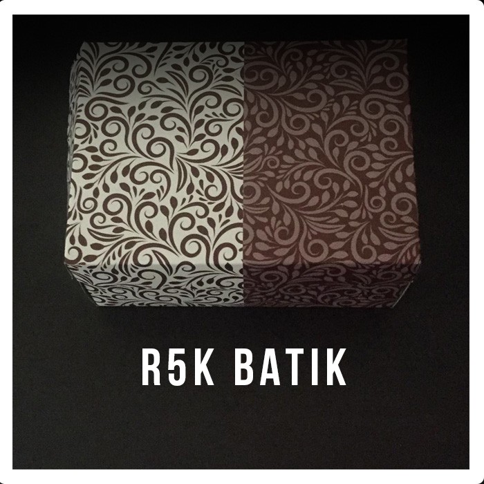 

Dus Kue 15,5 x 11,5 x 6,5 | R5k Cetak Coklat Batik AK | 250 gram