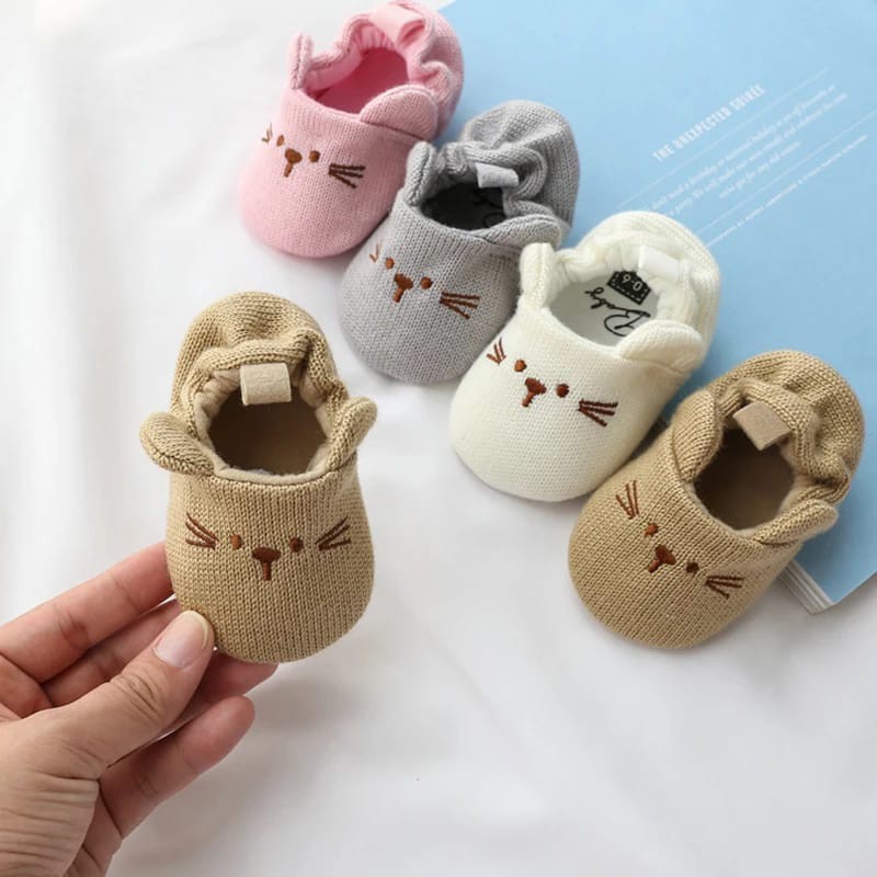 Fashion Sepatu model kekinian 0-18 bulan / PREWALKER bayi Perempuan